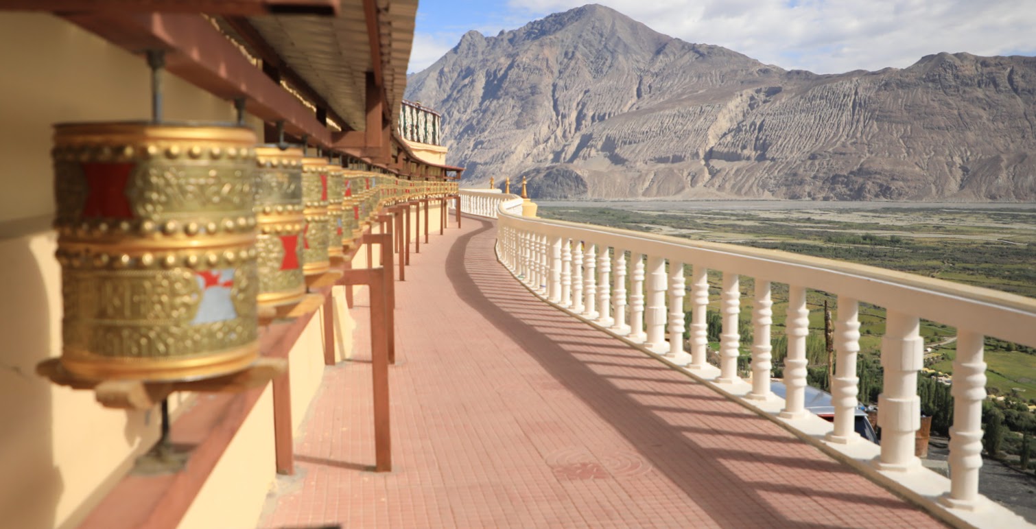 Leh travel banner
